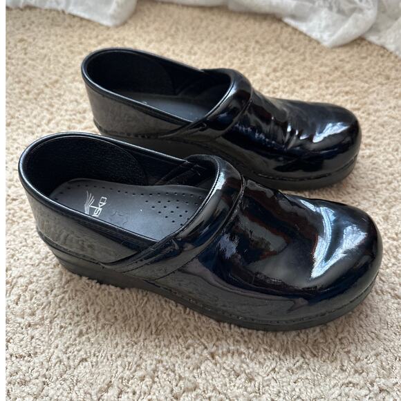 Dansko Black Patent Leather Professional Clog Shoes 40 - Picture 1 of 9